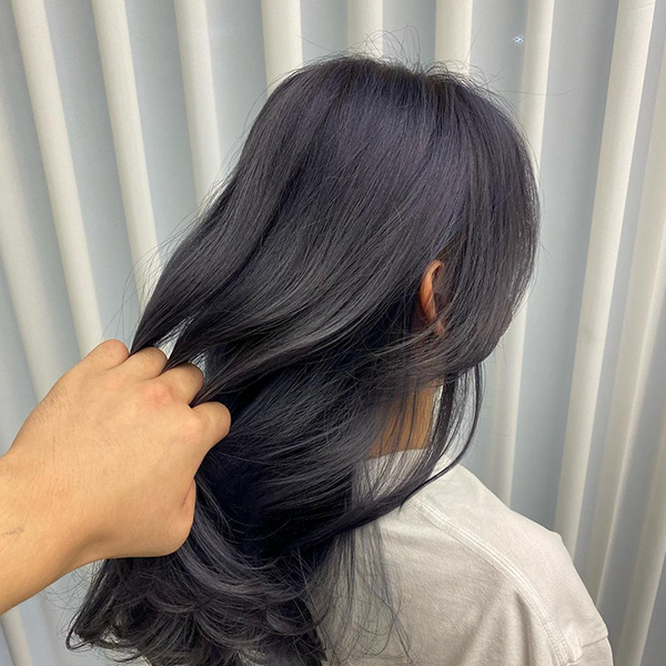 台北染髮、染髮推薦、髮色推薦、顯白髮色、2022髮色、靜謐紫